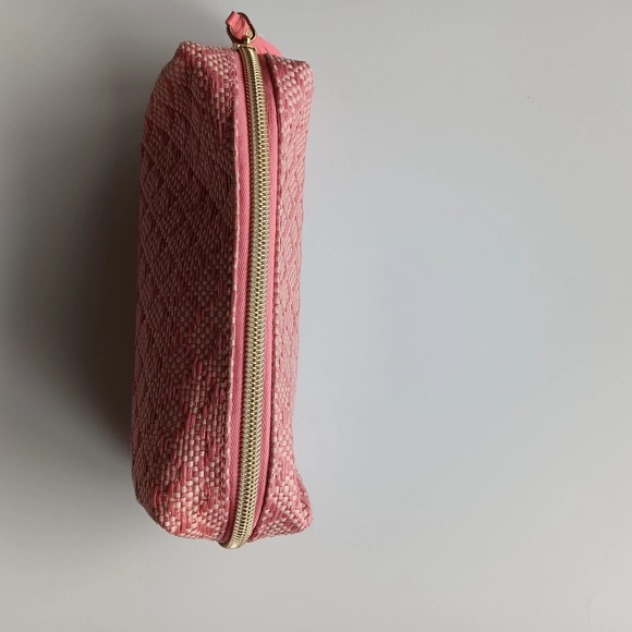 Posh and Pop Cosmetics Bag, Pink Textured Fabric, Full Zipper & Tassel, 6 inches - Picture 4 of 8